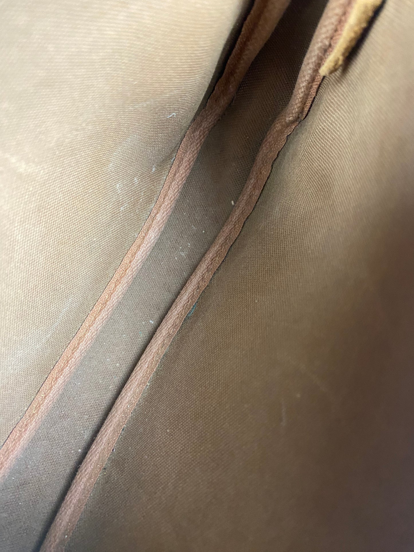 LOUIS VUITTON POCHETTE